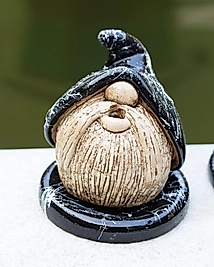 Ganom Cüce Dede Tütsülük – Dekoratif ve Spiritüel Tütsü Tutucu