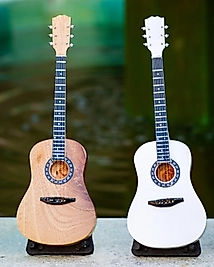 Kişiye Özel İsim & Logo İşlemeli Minyatür Ahşap Gitar Dekor